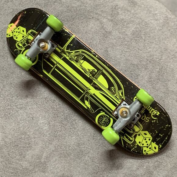 Vintage Tech Deck Creature Low rider Fingerboard Y2K - Picture 1 of 6